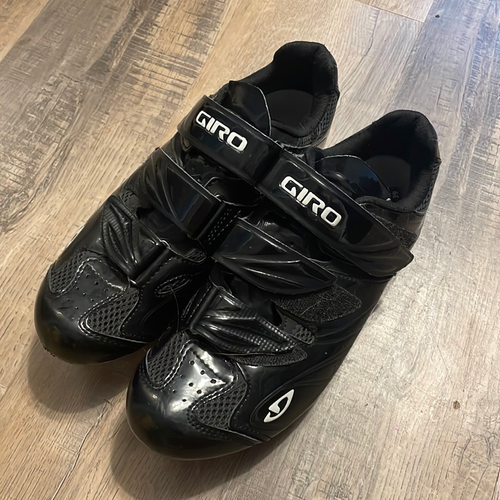 Giro cycling shoes